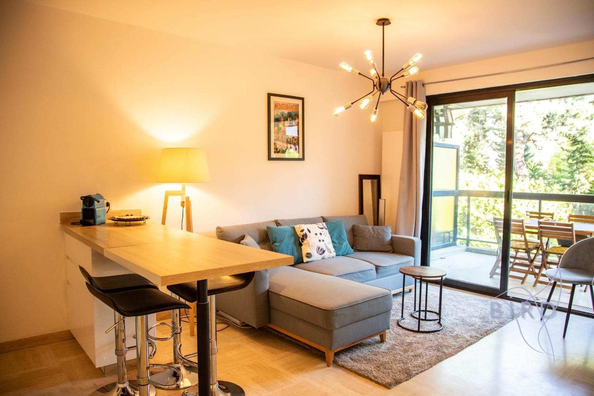 Superb With Pool Tennis & Parking *