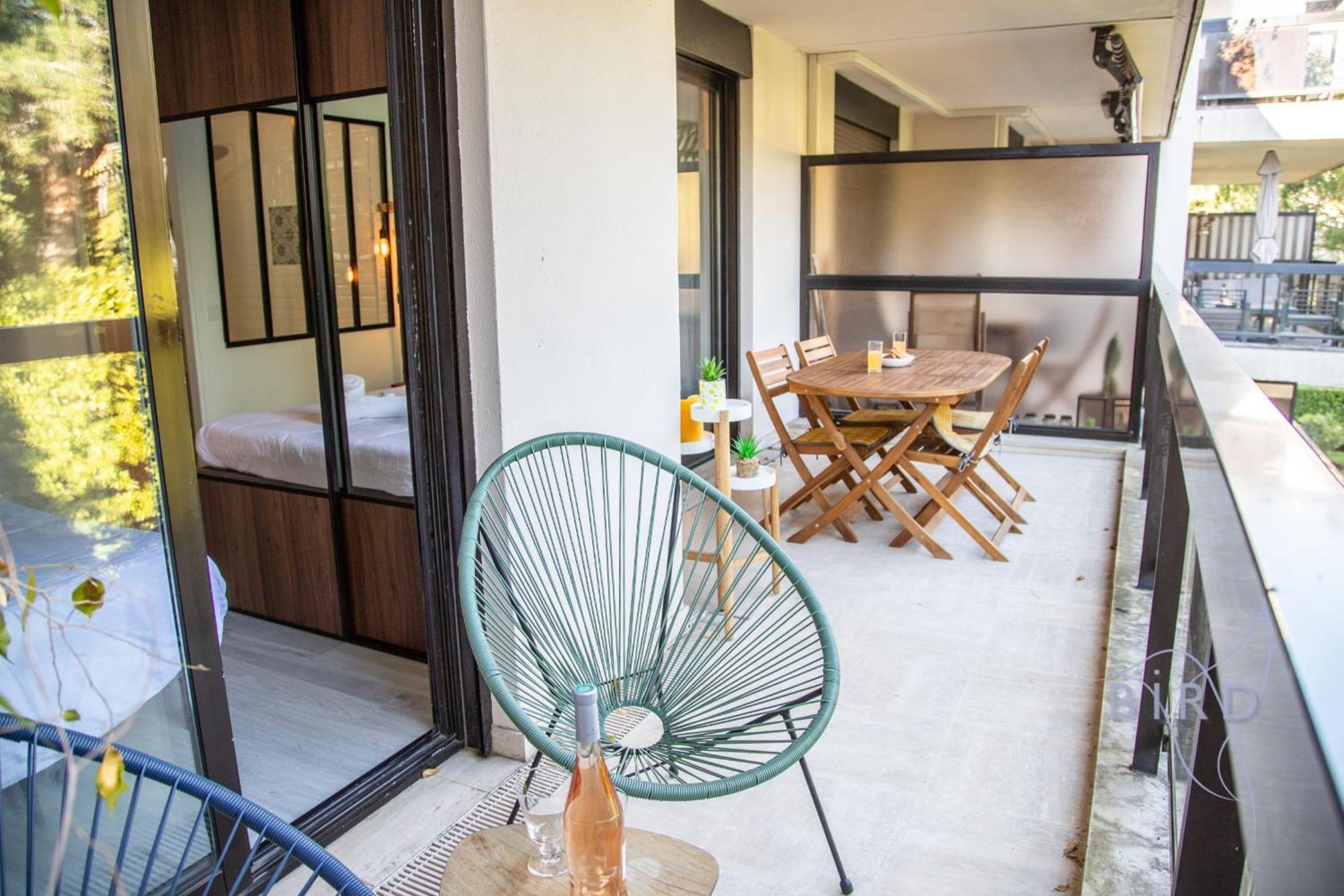 Superb With Pool Tennis & Parking